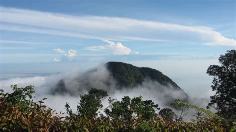 10 Destinasi Wisata Terpopuler di Gunung Salak untuk Dikunjungi!